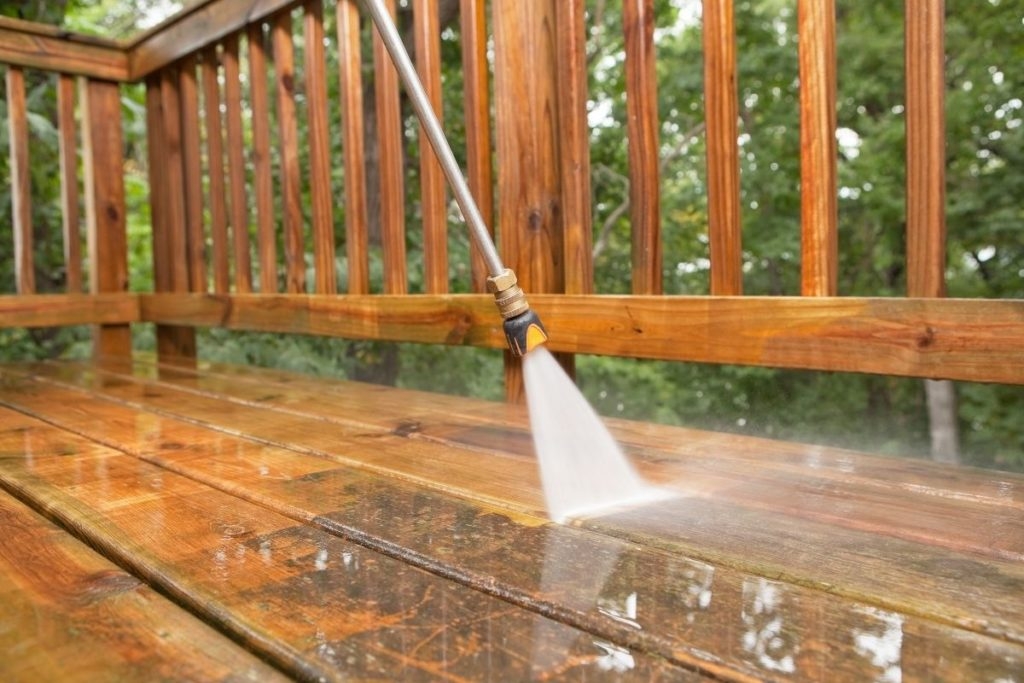 What can businesses expect during a pressure cleaning service appointment?